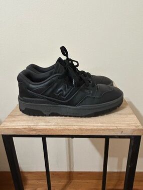 Black New Balance 550